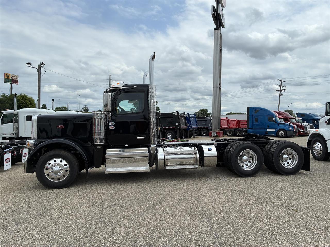 2027 Peterbilt 589 Non-Sleeper