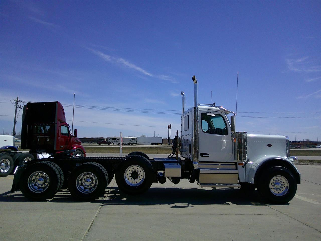 2027 Peterbilt 589 South St. Paul MN