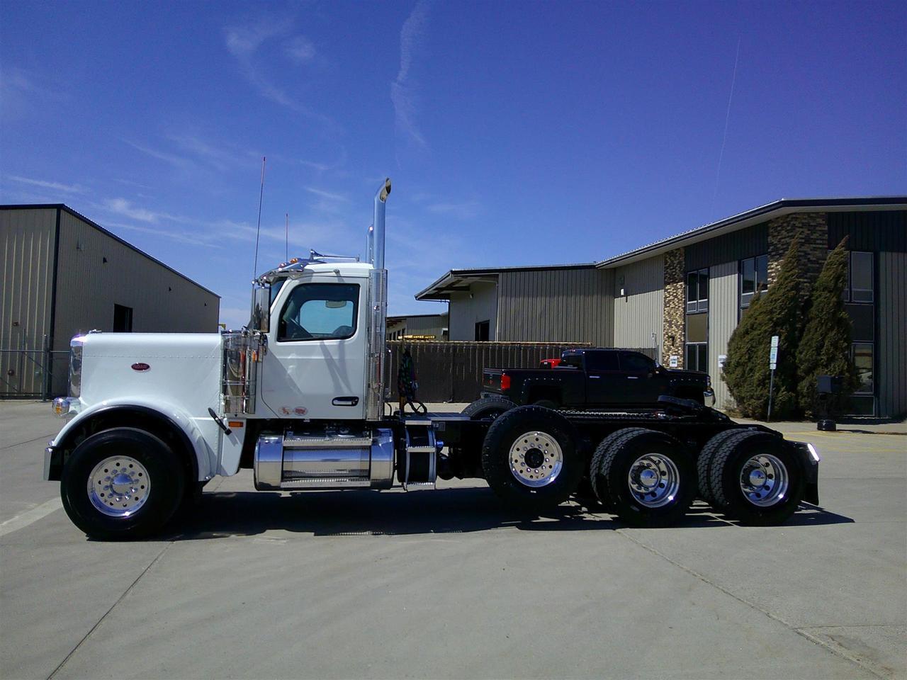 2027 Peterbilt 589 South St. Paul MN