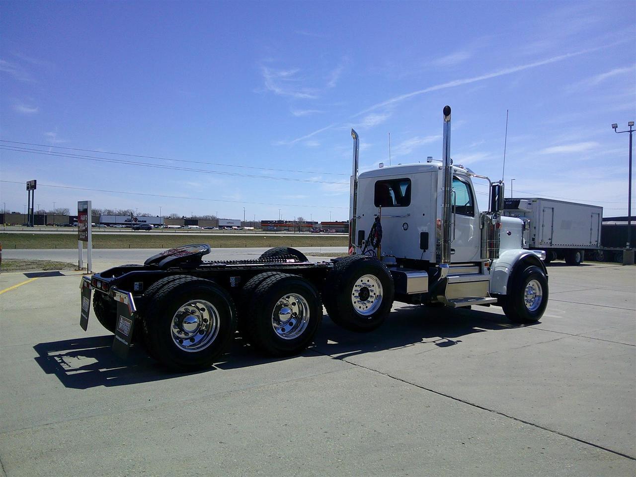 2027 Peterbilt 589 South St. Paul MN