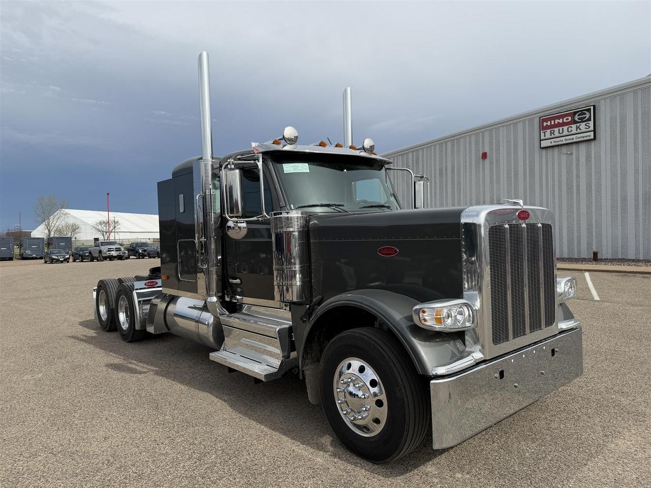 2027 Peterbilt 589 Sleeper