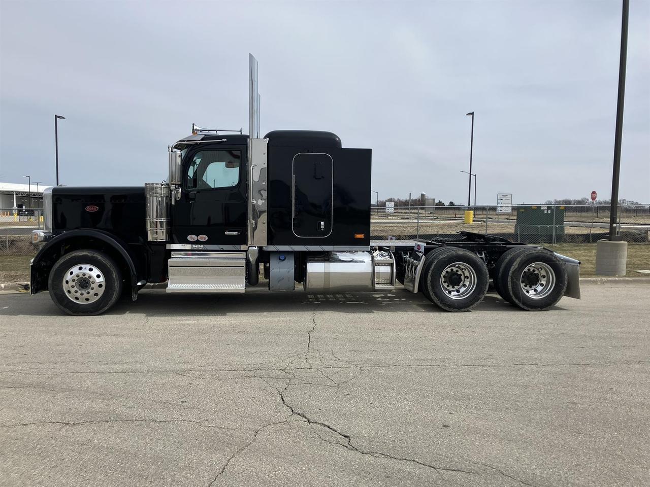 2027 Peterbilt 589 58" Low Roof Rochester MN