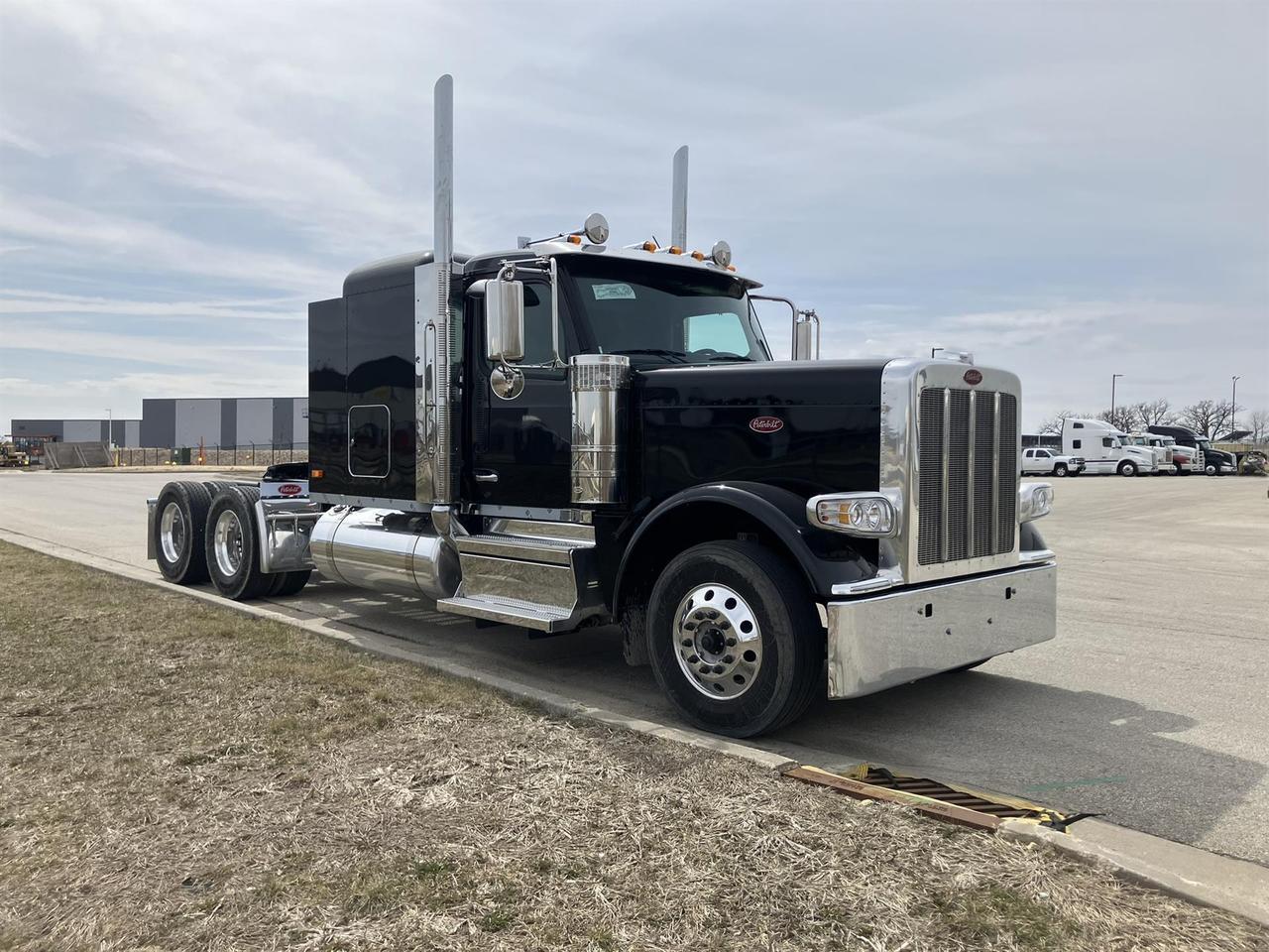 2027 Peterbilt 589 Sleeper
