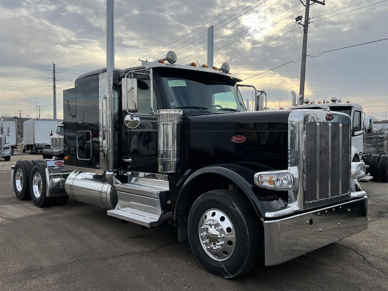 2027 Peterbilt - image 4