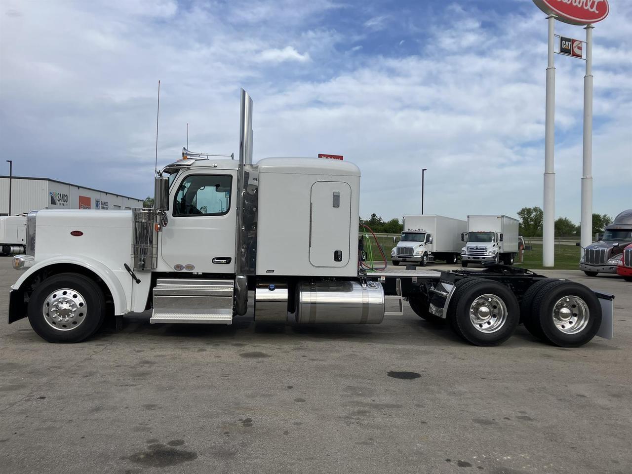 2027 Peterbilt 589 in Rochester, MN — photo 3