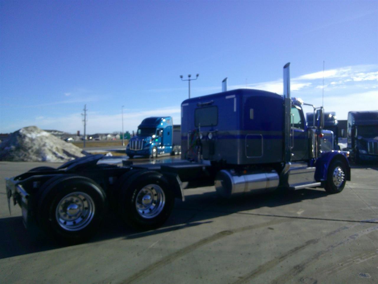 2027 Peterbilt - image 8
