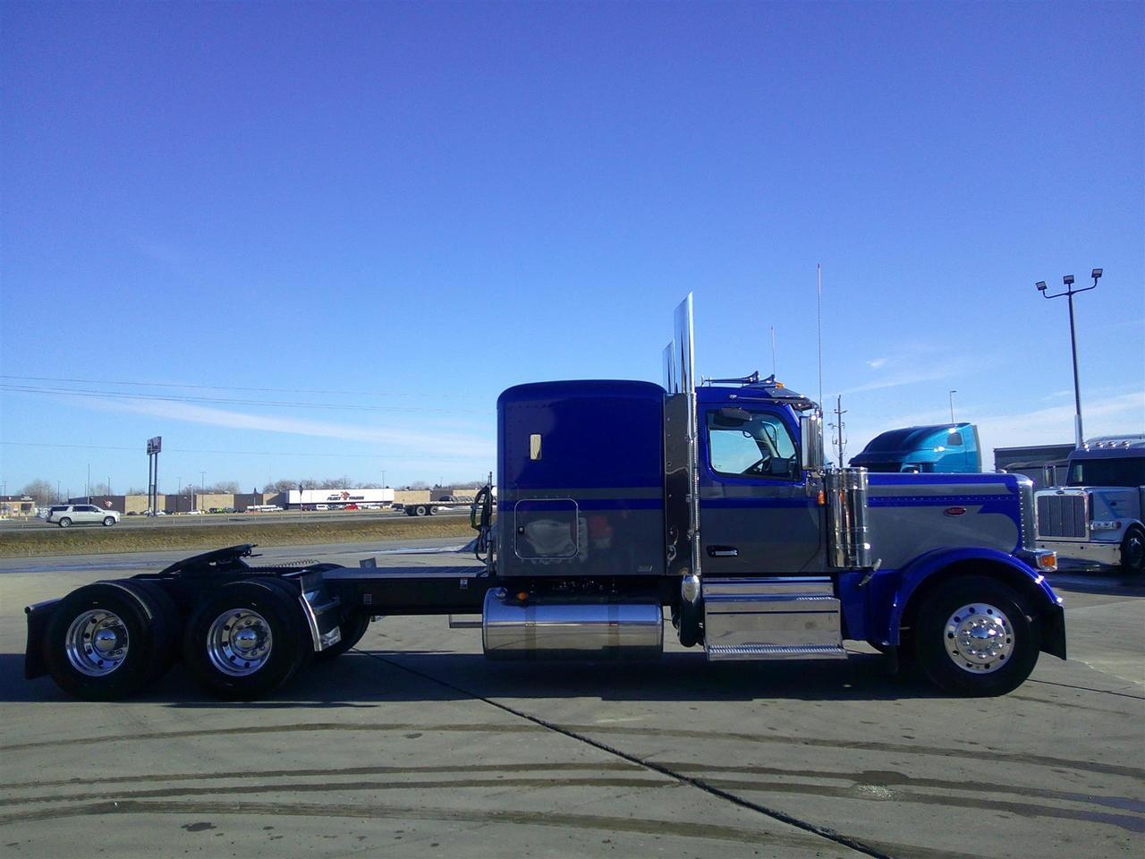 2027 Peterbilt - image 4