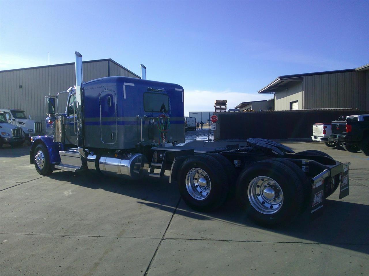 2027 Peterbilt - image 5
