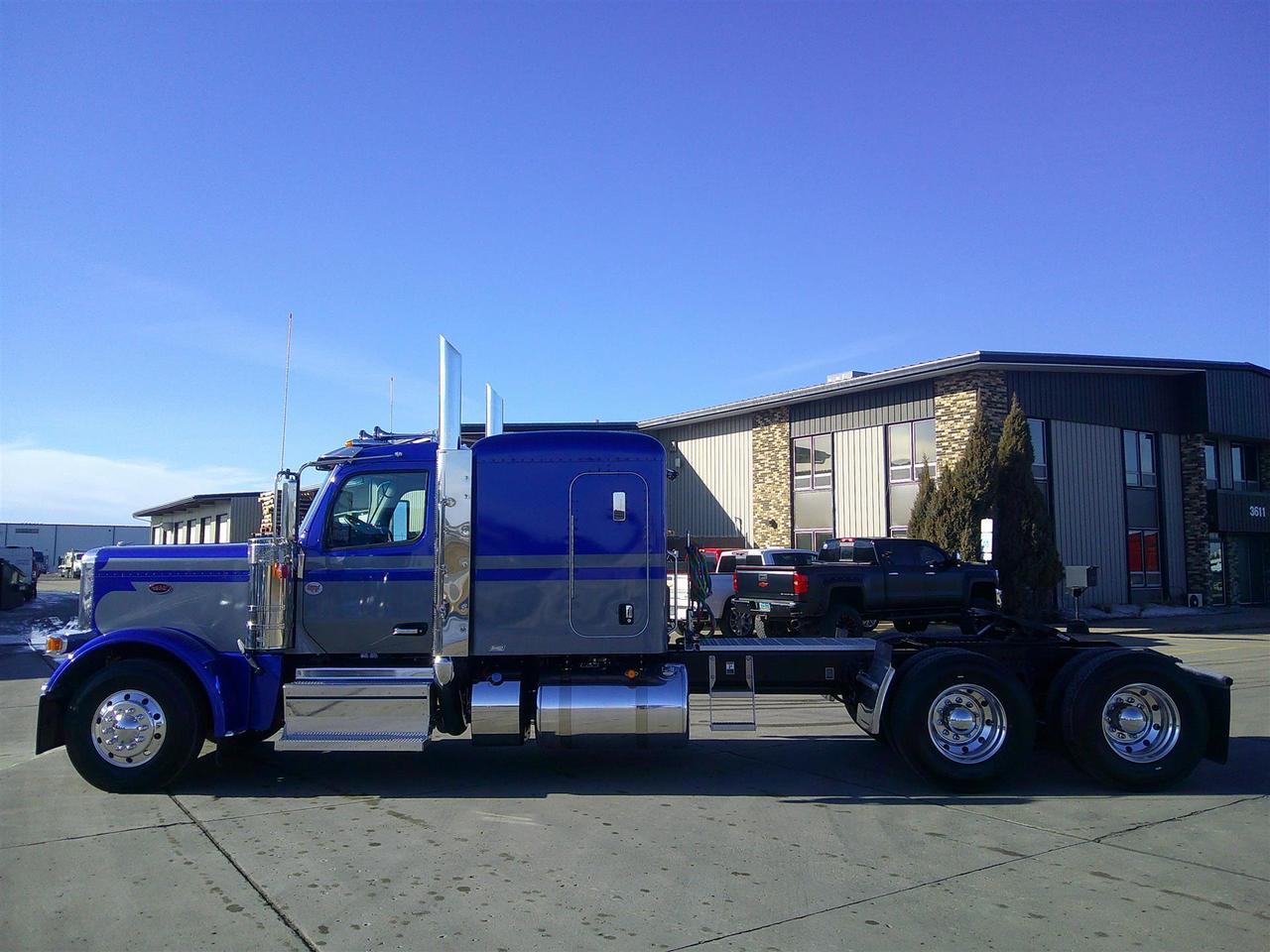 2027 Peterbilt - image 3