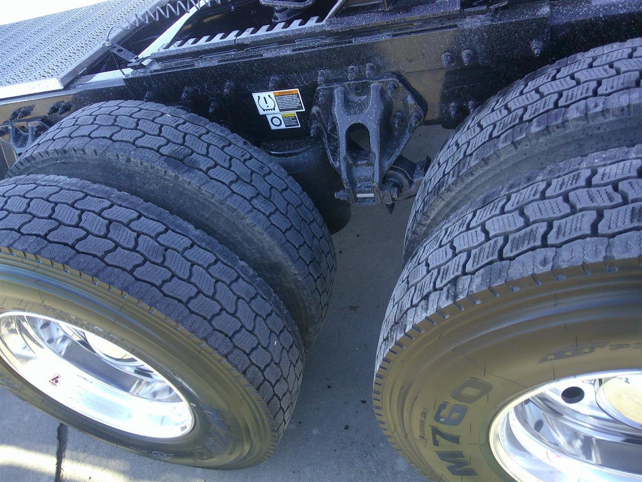 2027 Peterbilt - image 9