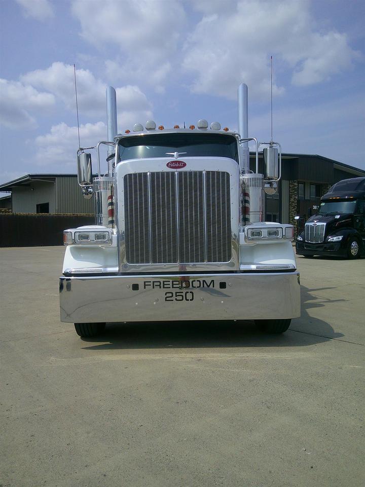 2027 Peterbilt 589 Sleeper