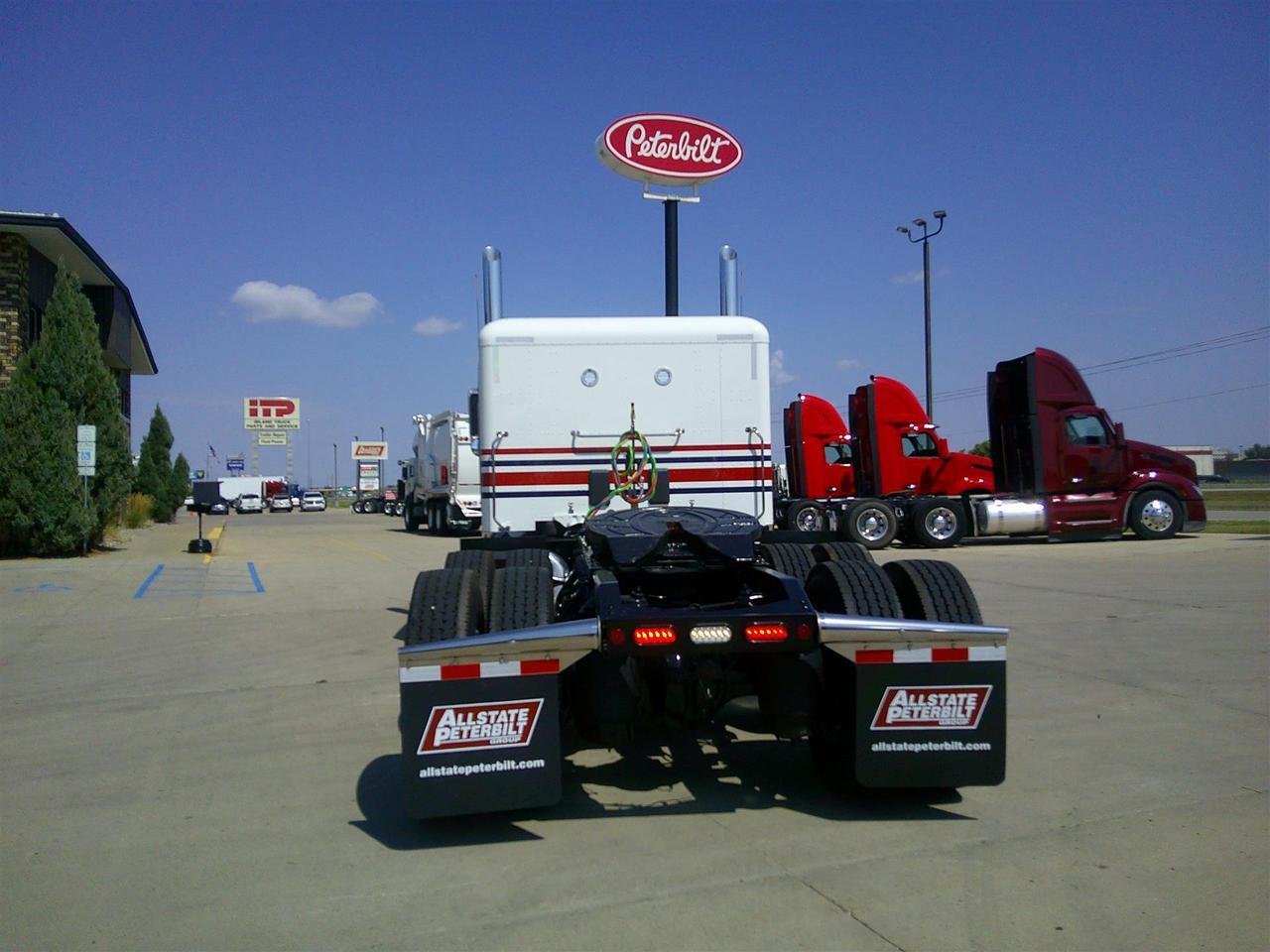 2027 Peterbilt 589 in Fargo, ND — photo 5