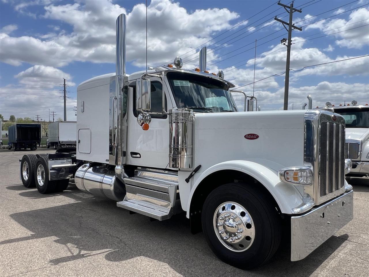 2027 Peterbilt 589 in South St. Paul, MN — photo 3