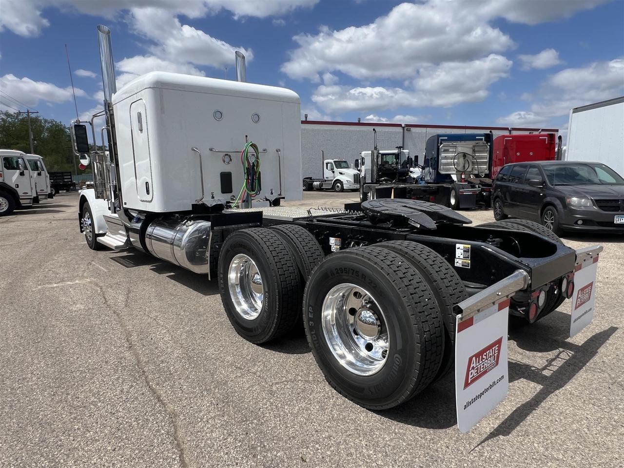 2027 Peterbilt 589 in South St. Paul, MN — photo 5