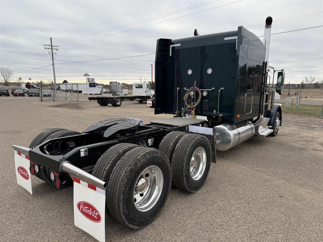 2027 Peterbilt - image 3