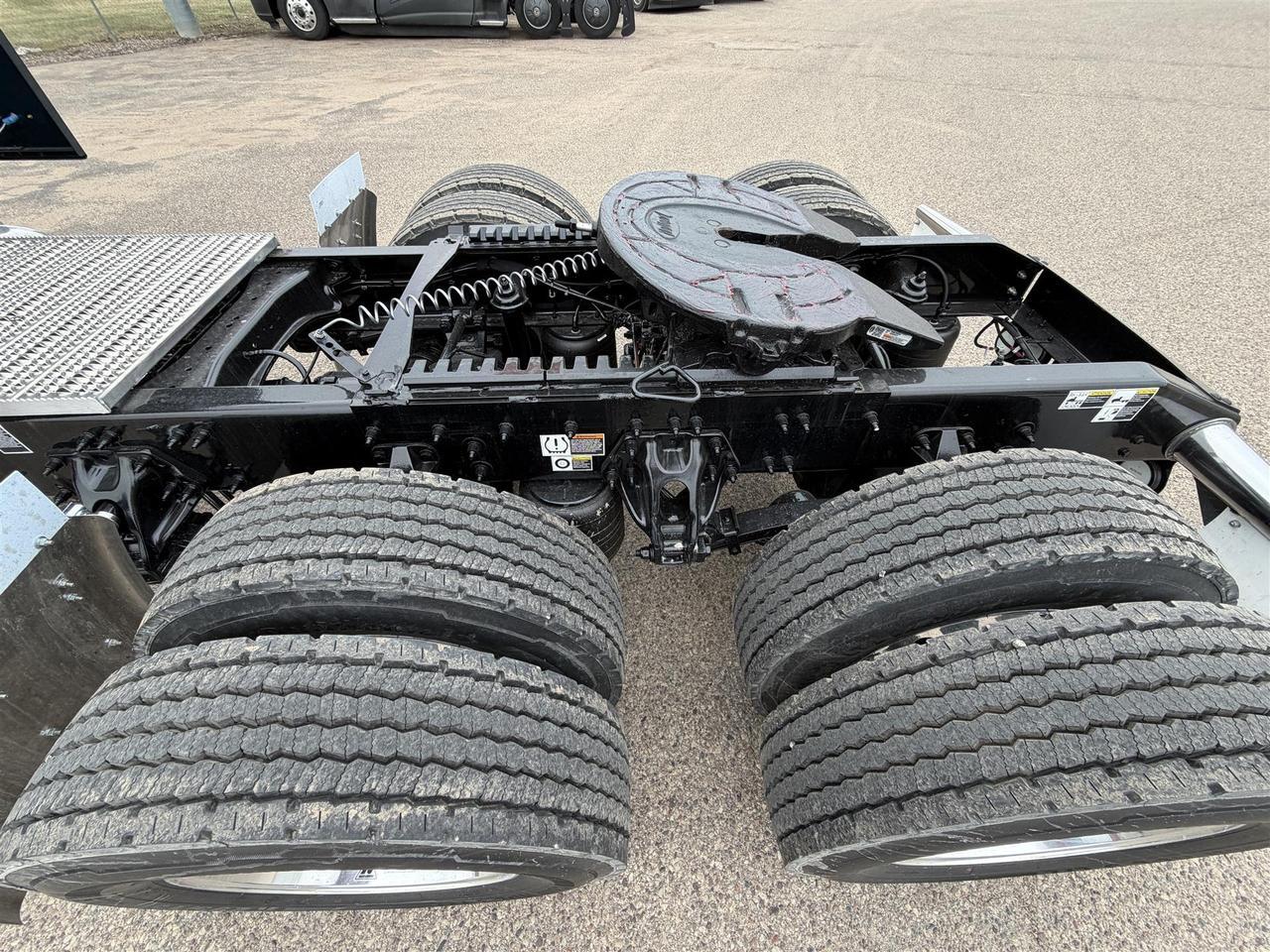 2027 Peterbilt - image 4