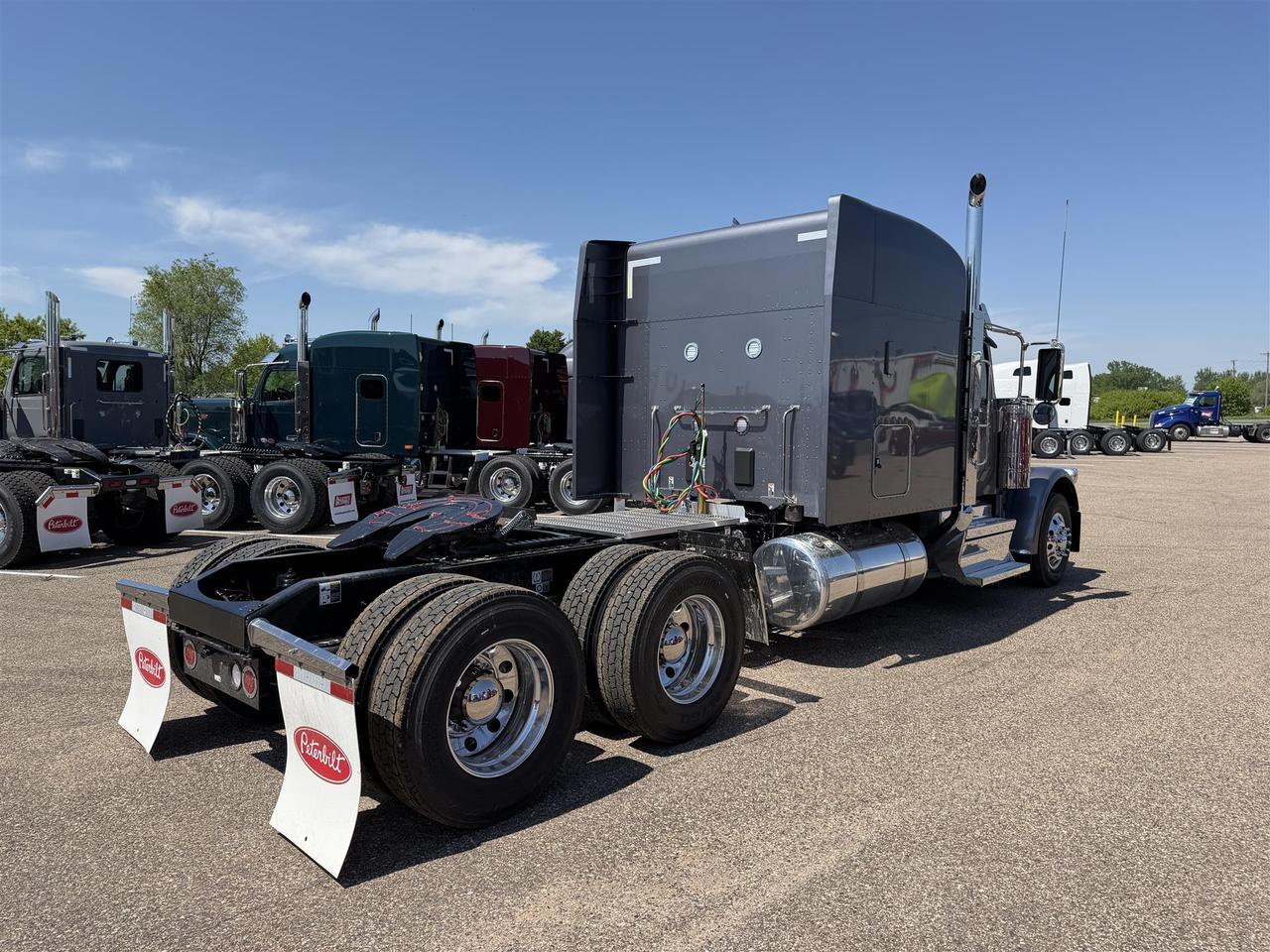 2027 Peterbilt 589 80" Double Bunk High Roof Eau Claire WI
