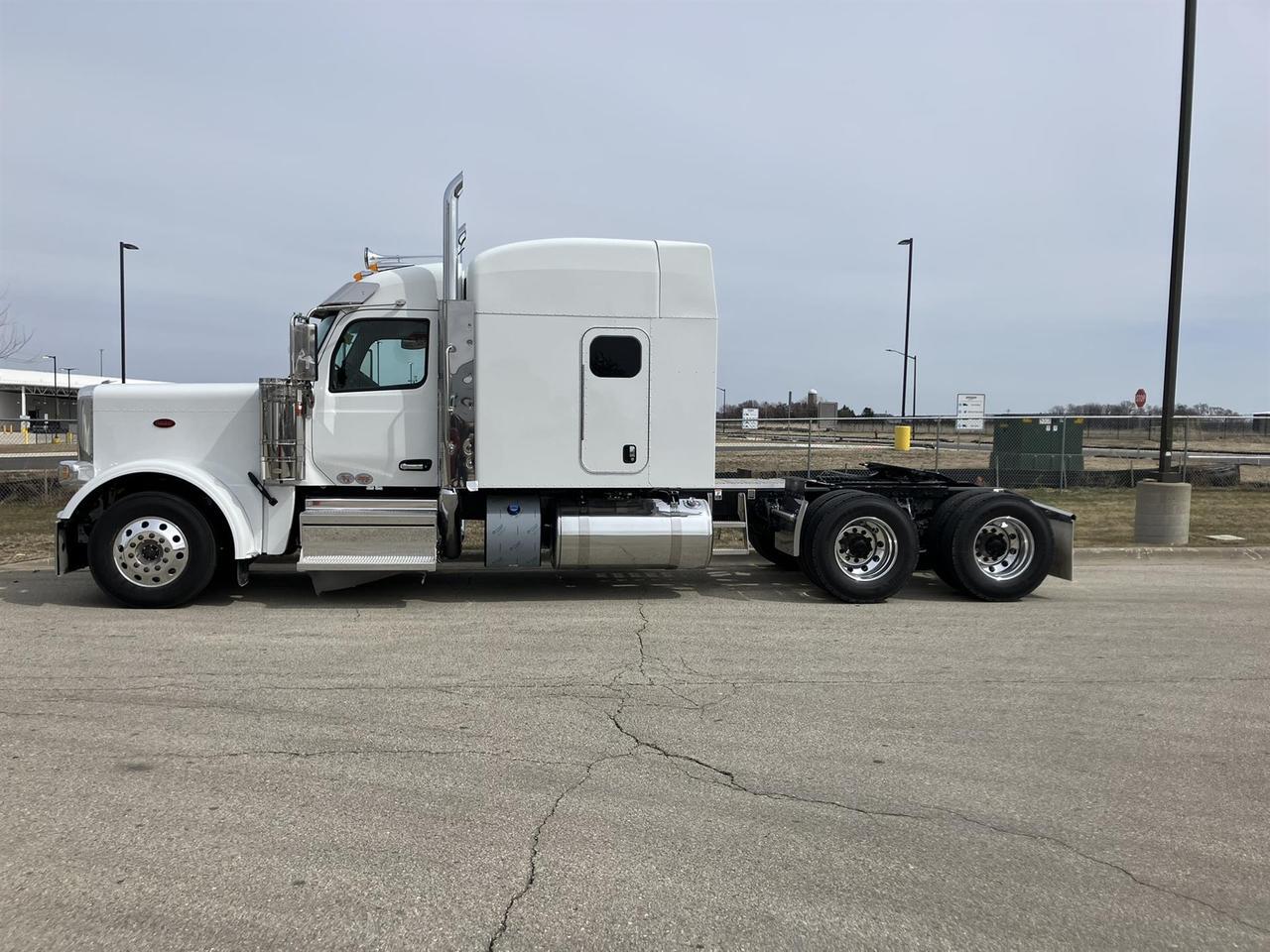 2027 Peterbilt 589 80" Double Bunk High Roof Rochester MN