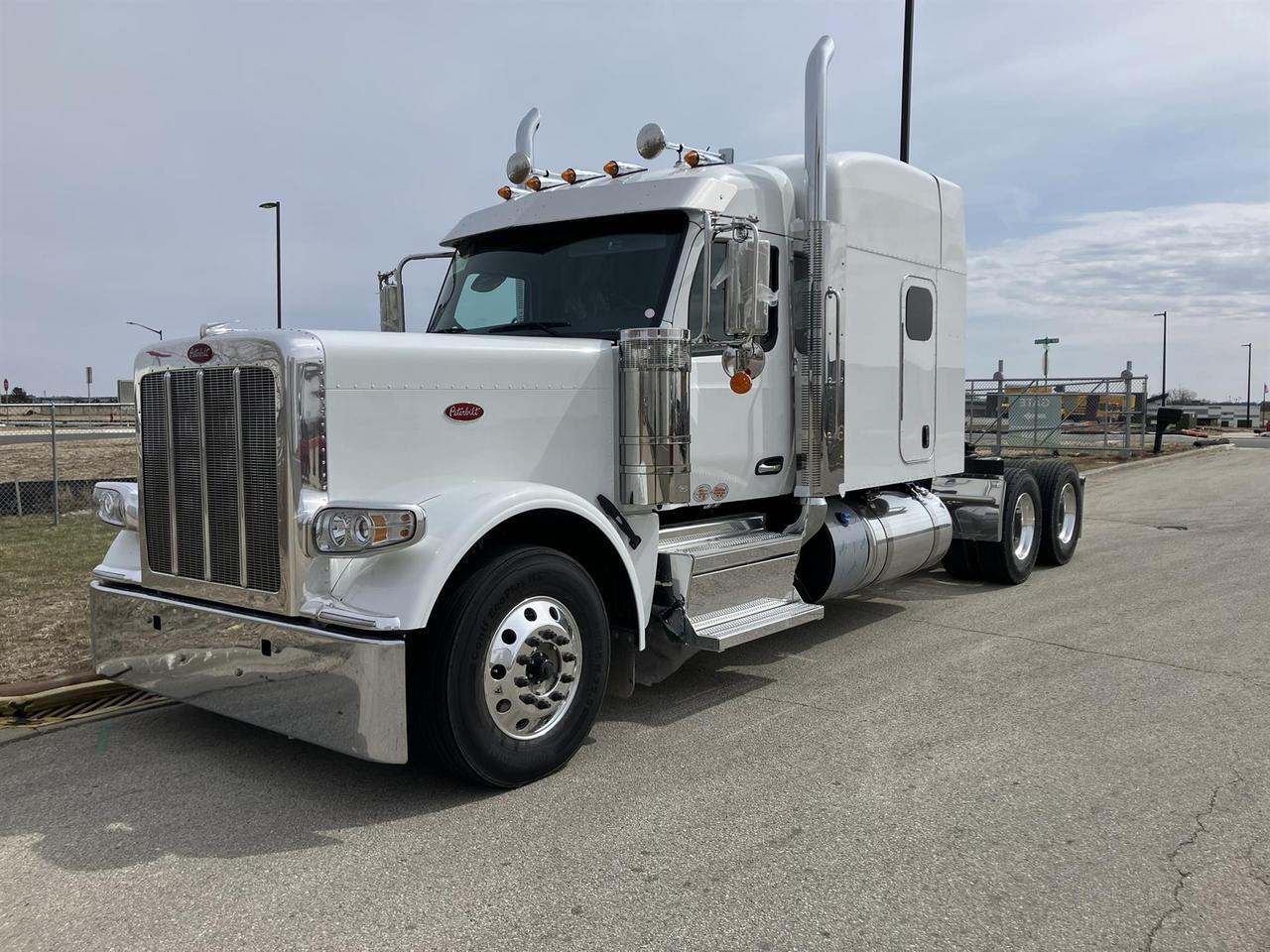 2027 Peterbilt 589 Sleeper