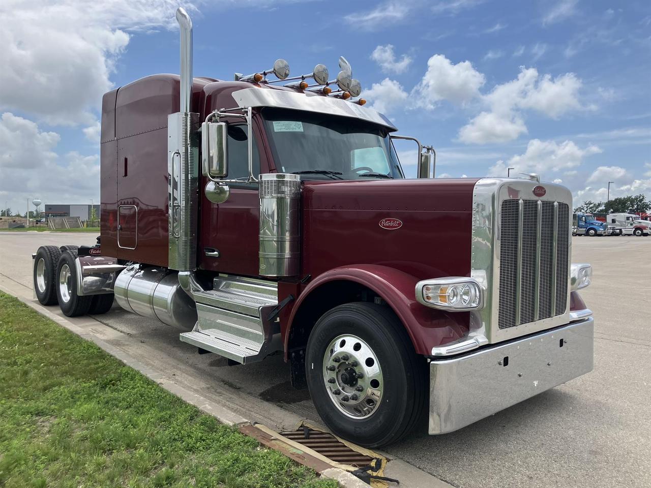 2027 Peterbilt 589 Sleeper