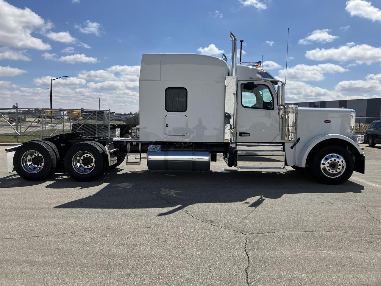 2027 Peterbilt 589 80" Double Bunk High Roof Rochester MN