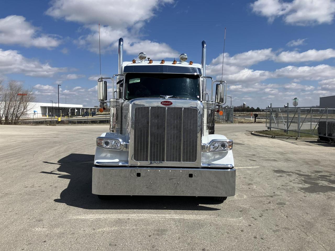 2027 Peterbilt 589 Sleeper