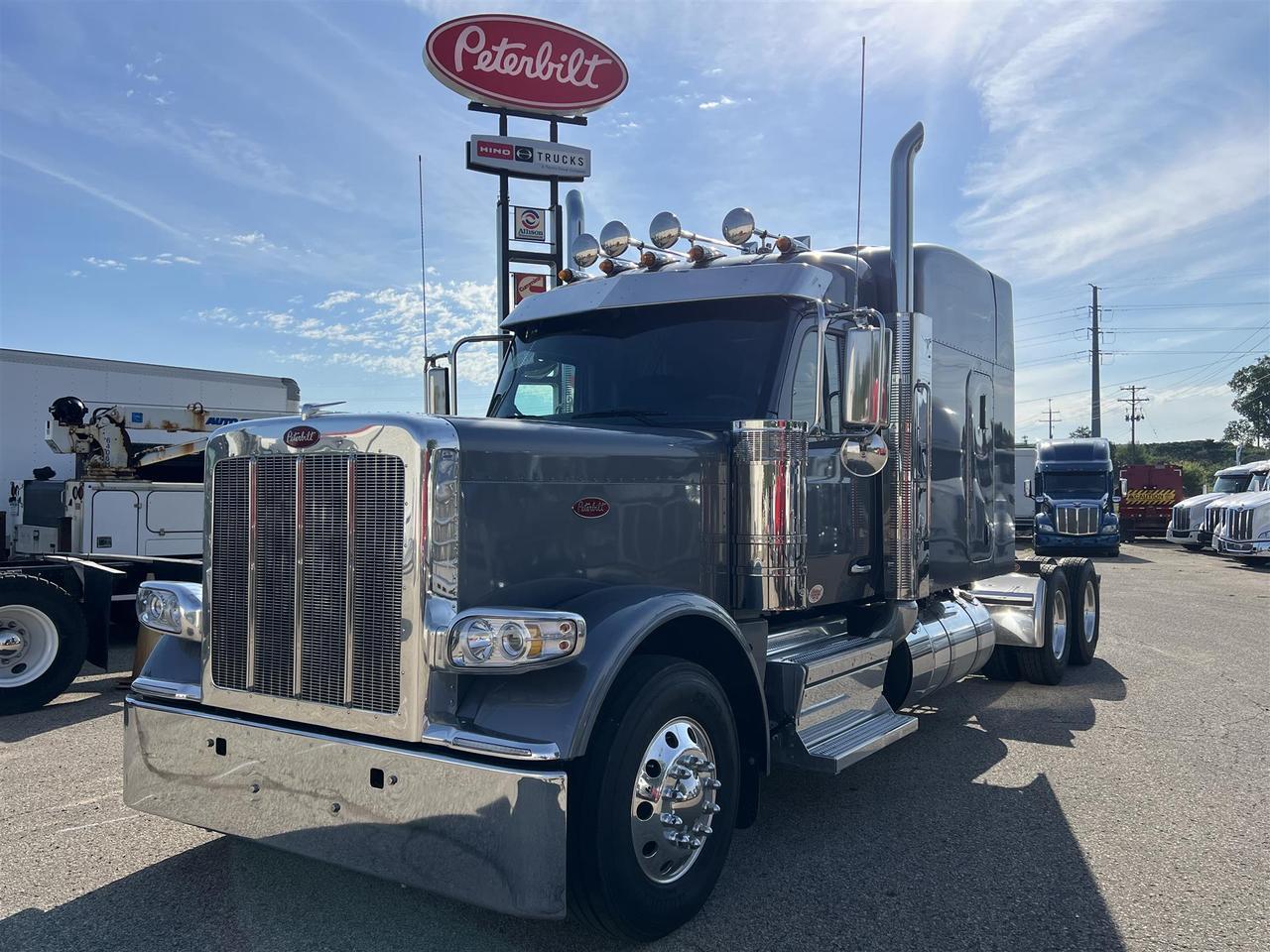 2027 Peterbilt 589 Sleeper