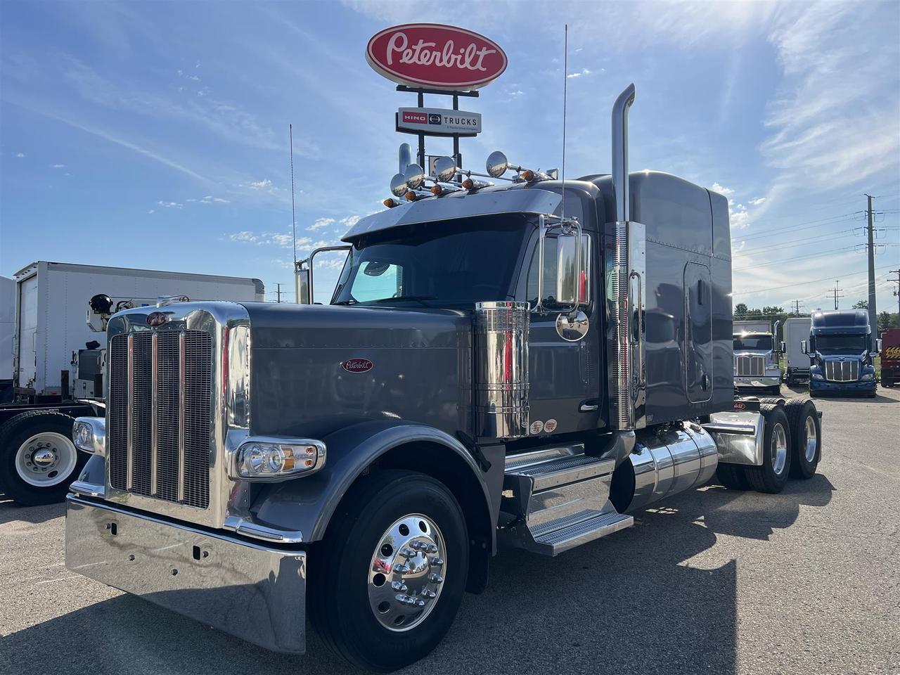2027 Peterbilt 589 Sleeper