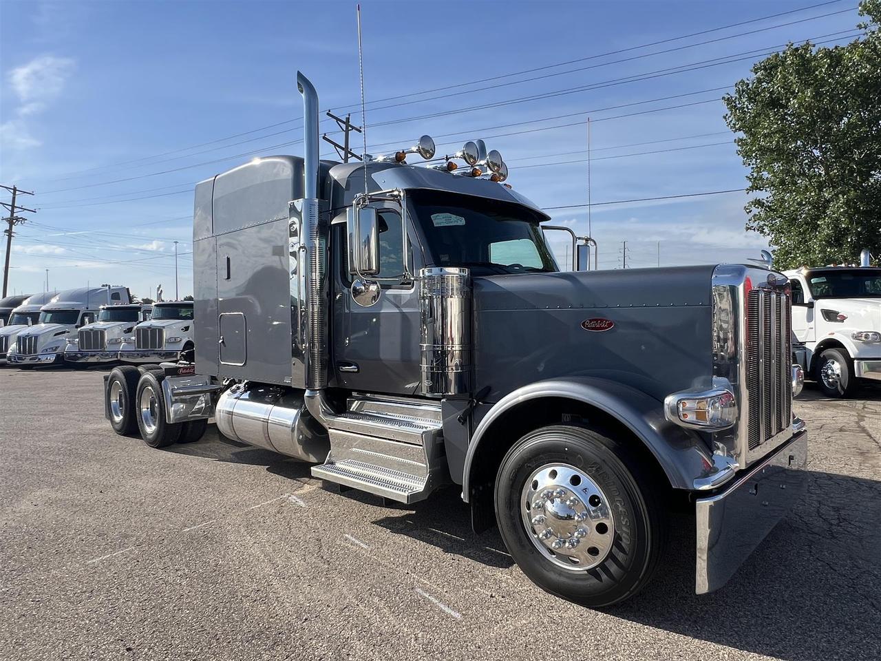 2027 Peterbilt 589 80" Double Bunk High Roof South St. Paul MN