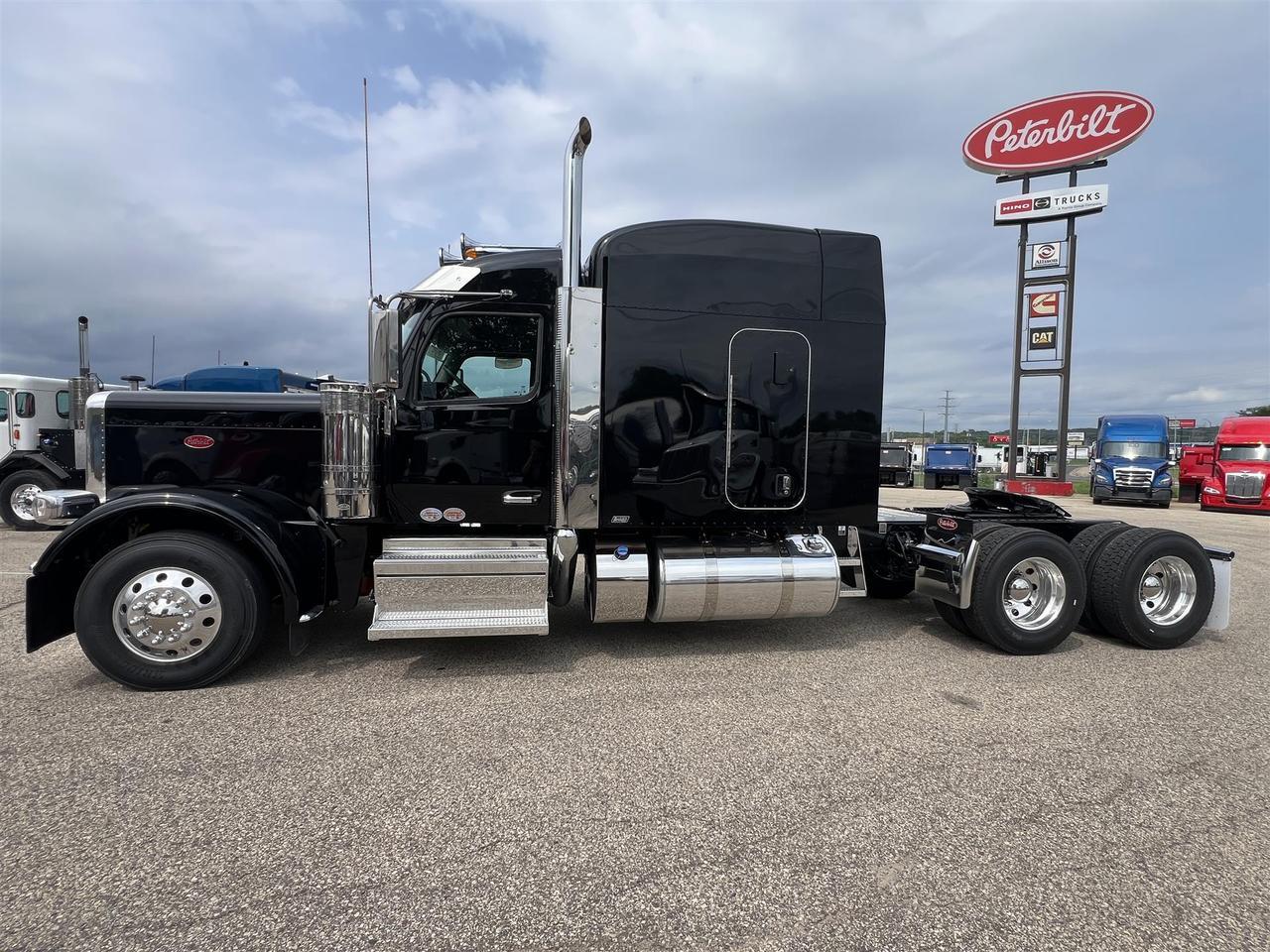 2027 Peterbilt 589 Sleeper