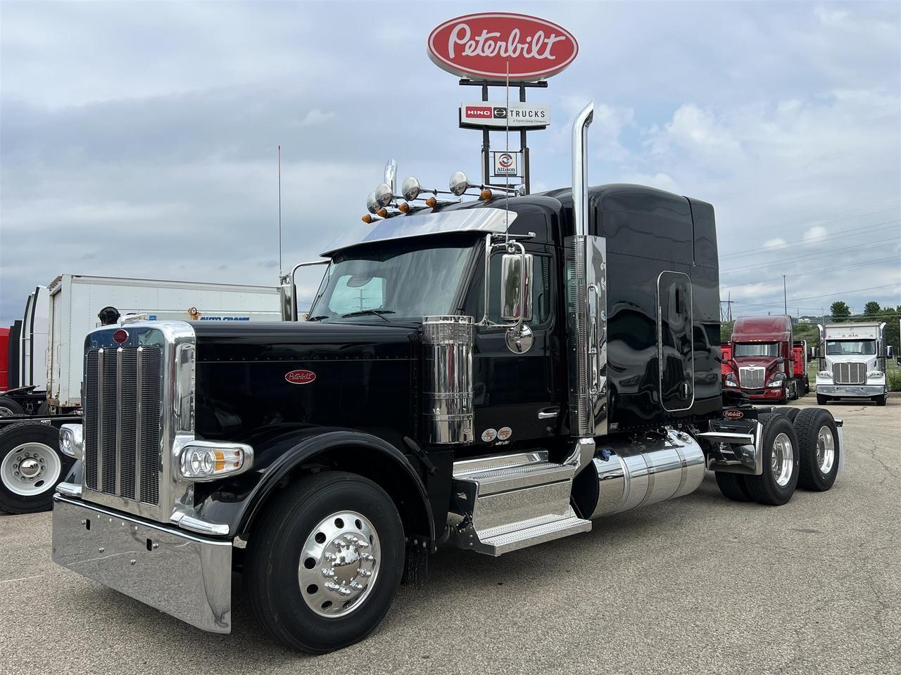 2027 Peterbilt 589 Sleeper