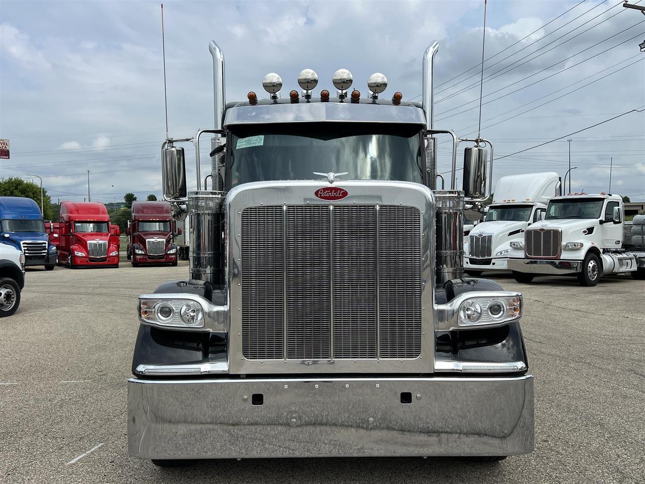 2027 Peterbilt 589 80" Double Bunk High Roof South St. Paul MN