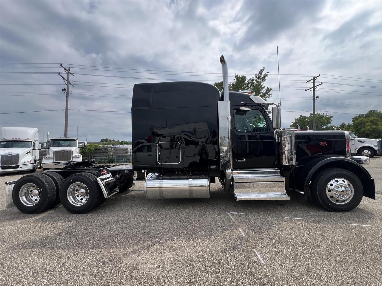 2027 Peterbilt 589 80" Double Bunk High Roof South St. Paul MN