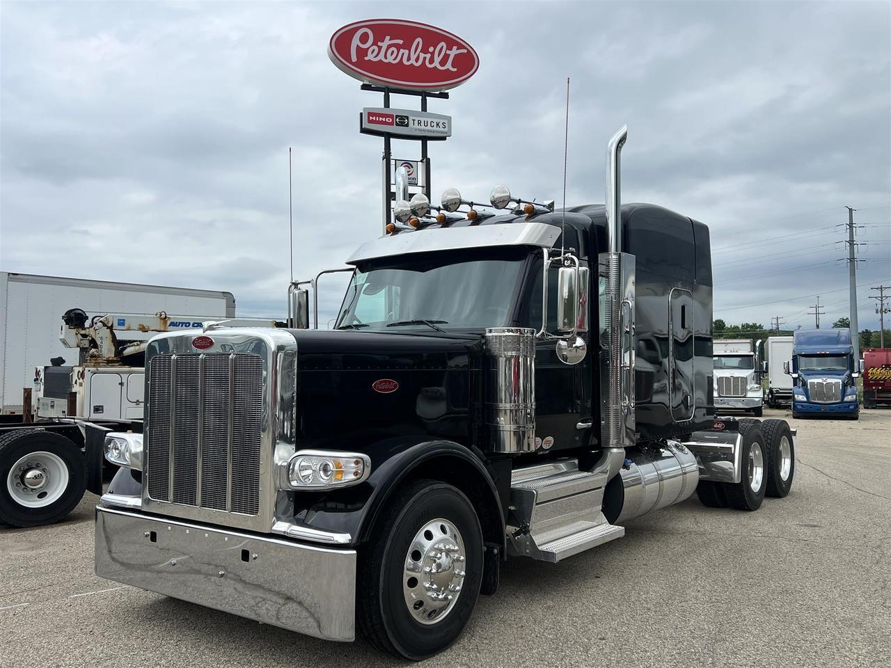 2027 Peterbilt 589 Sleeper
