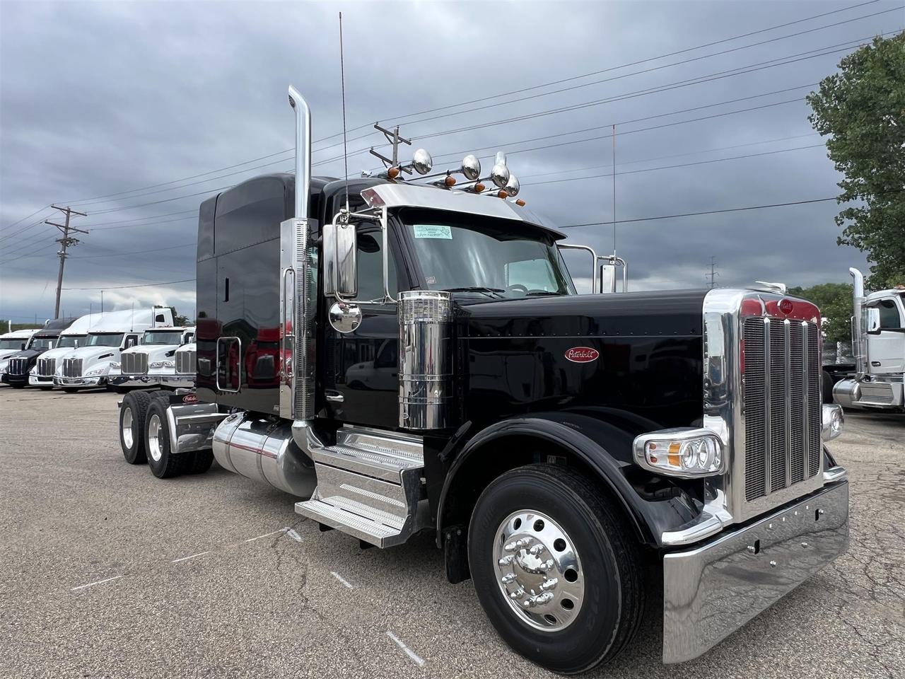 2027 Peterbilt 589 in South St. Paul, MN — photo 6