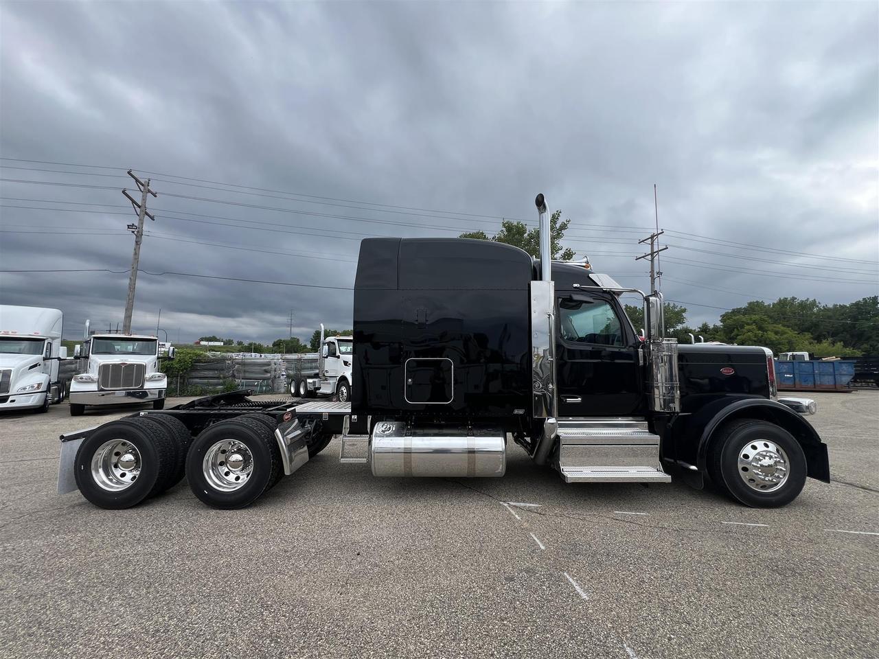 2027 Peterbilt 589 in South St. Paul, MN — photo 5