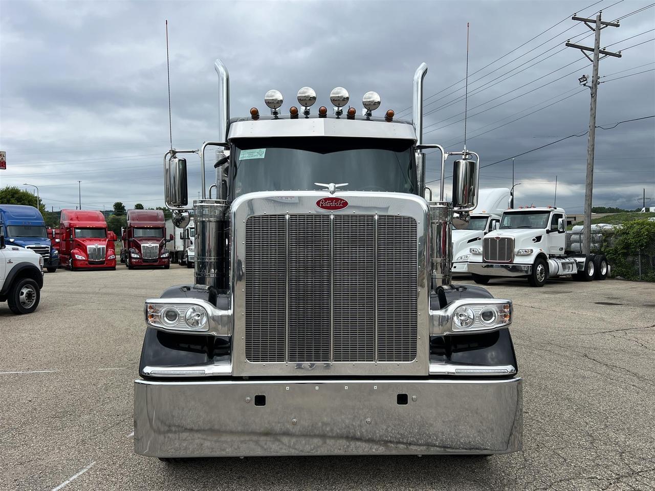 2027 Peterbilt 589 in South St. Paul, MN — photo 7