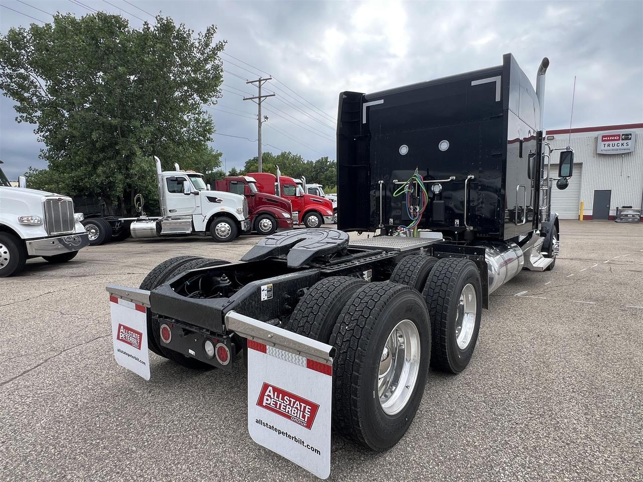 2027 Peterbilt 589 in South St. Paul, MN — photo 3