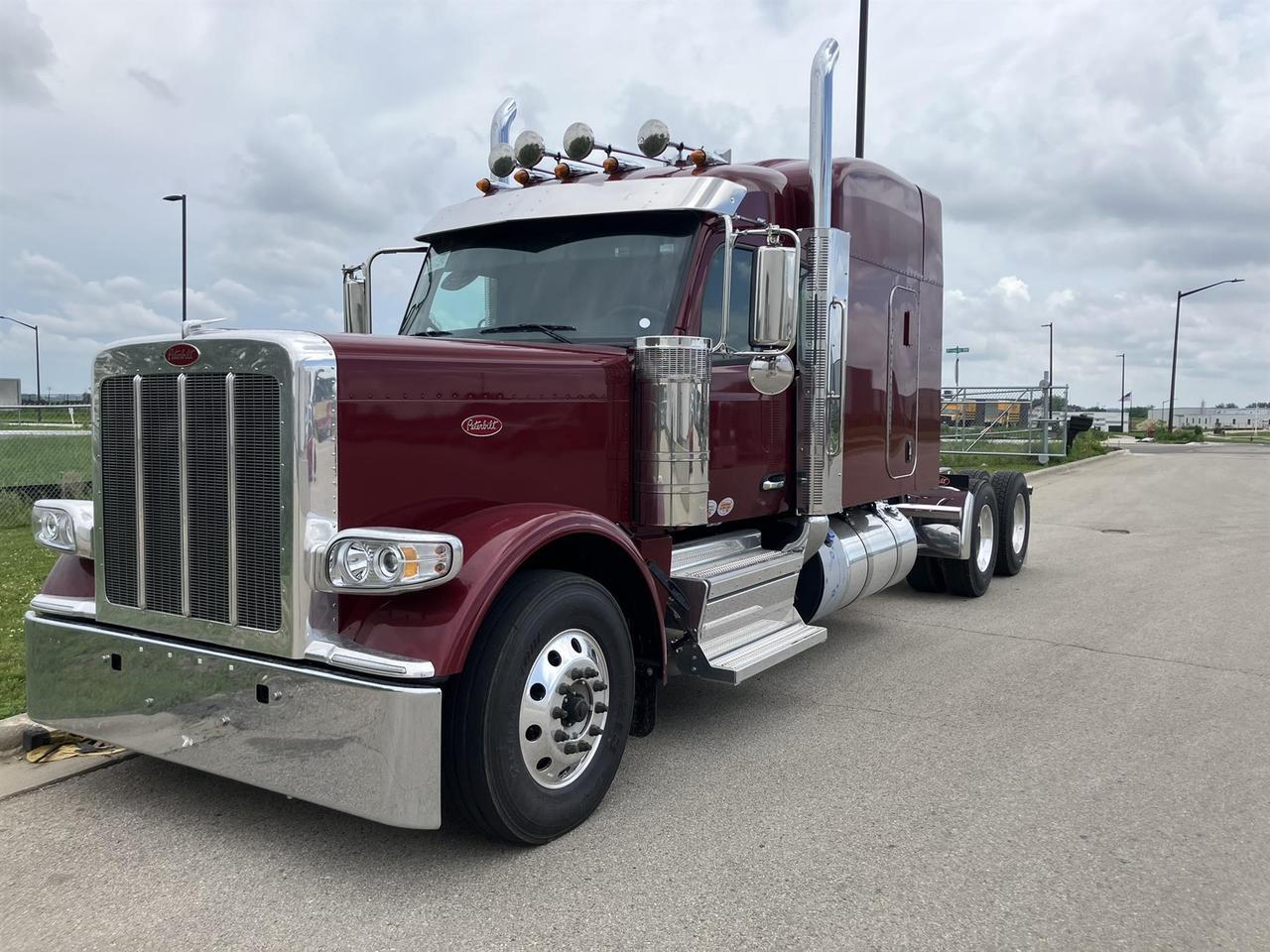 2027 Peterbilt 589 Sleeper