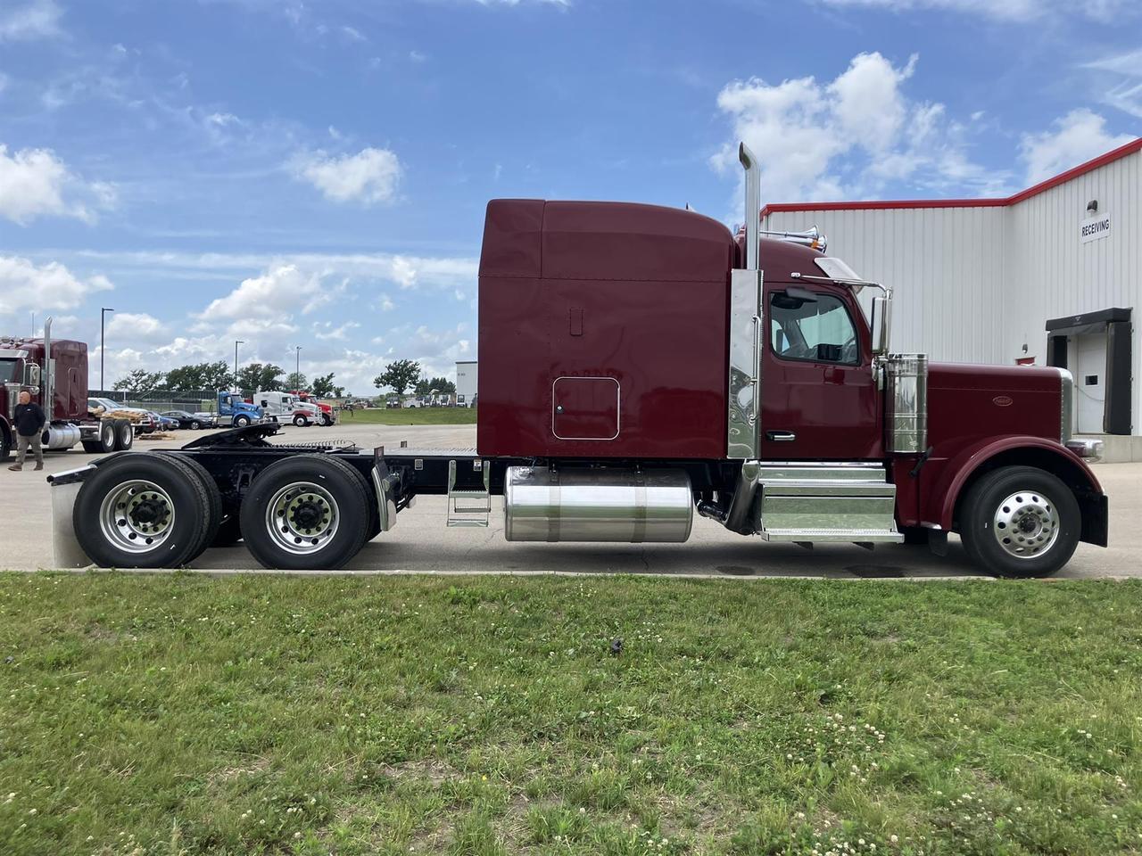 2027 Peterbilt 589 80" Double Bunk High Roof South St. Paul MN