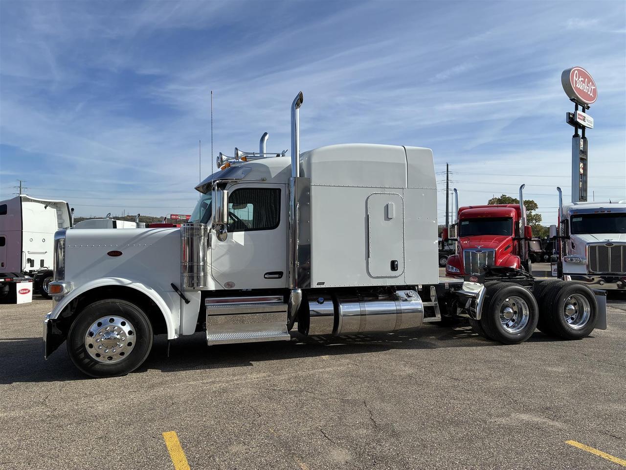 2027 Peterbilt 589 Sleeper