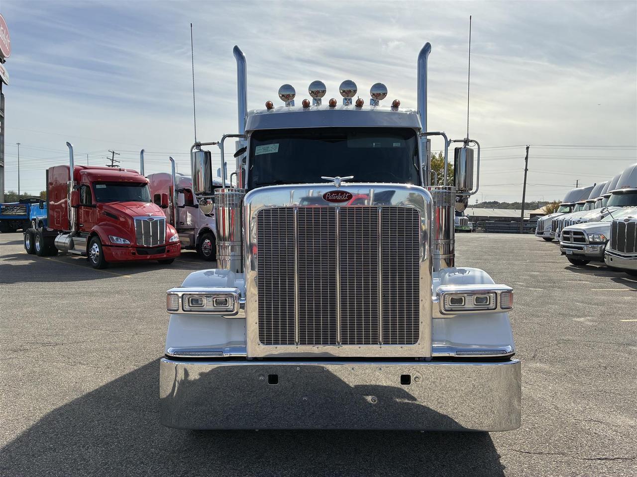 2027 Peterbilt 589 in South St. Paul, MN — photo 7