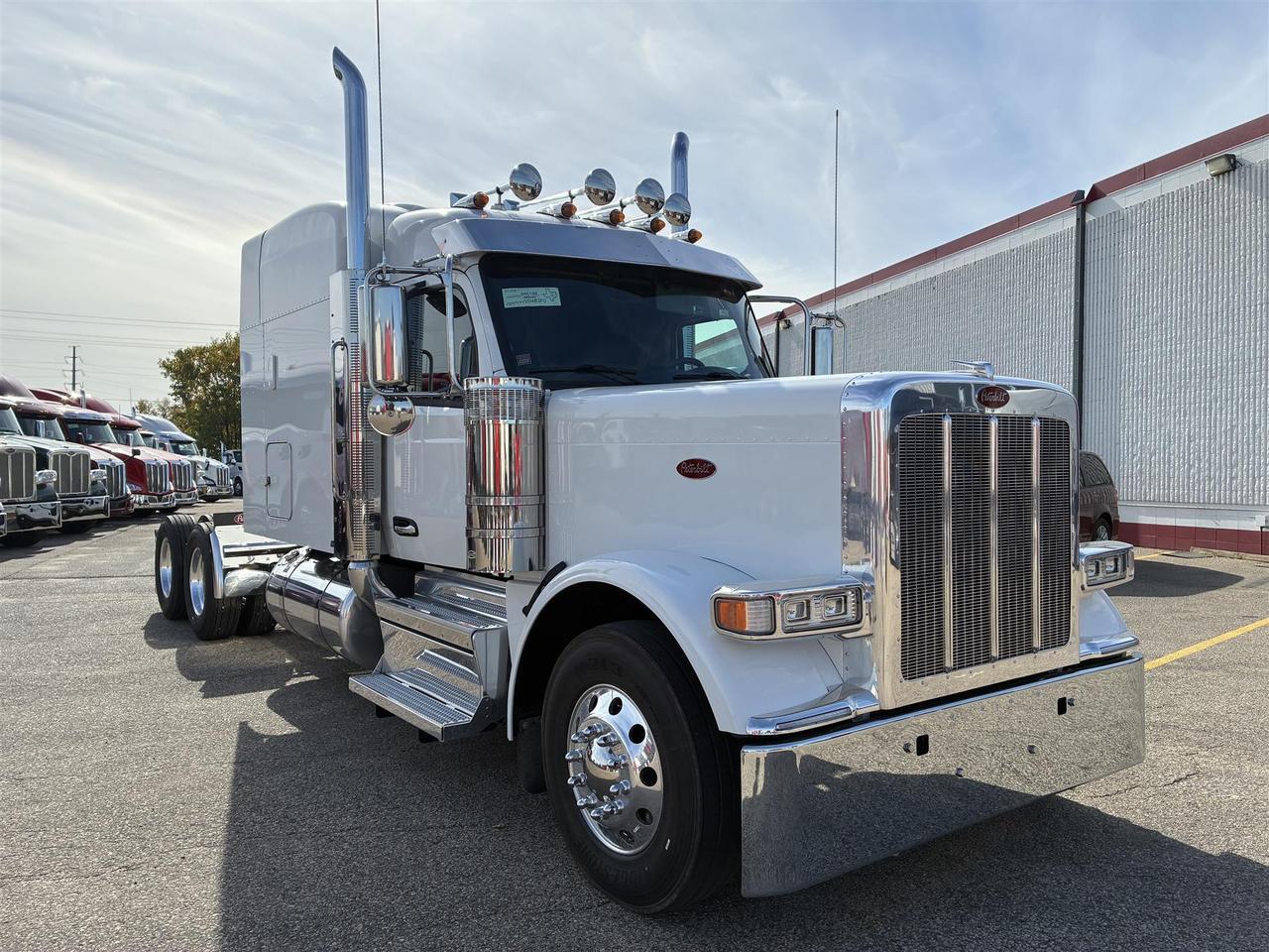 2027 Peterbilt 589 in South St. Paul, MN — photo 6