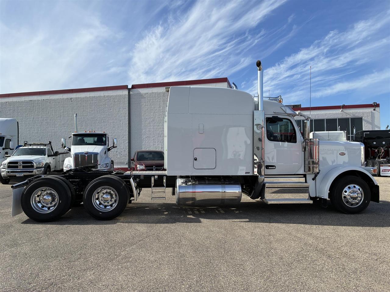 2027 Peterbilt 589 in South St. Paul, MN — photo 5