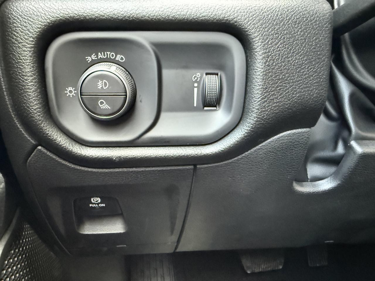 2027 Ram 1500 Black Express 4x4 Crew Cab | 3L Twin Turbo | Backup Camera | Remote Keyless Entry Redwater AB