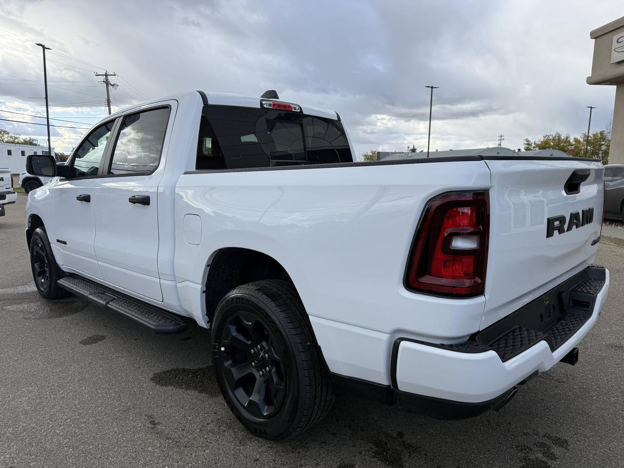 2027 Ram 1500 Black Express 4x4 Crew Cab | 3L Twin Turbo | Backup Camera | Remote Keyless Entry Redwater AB