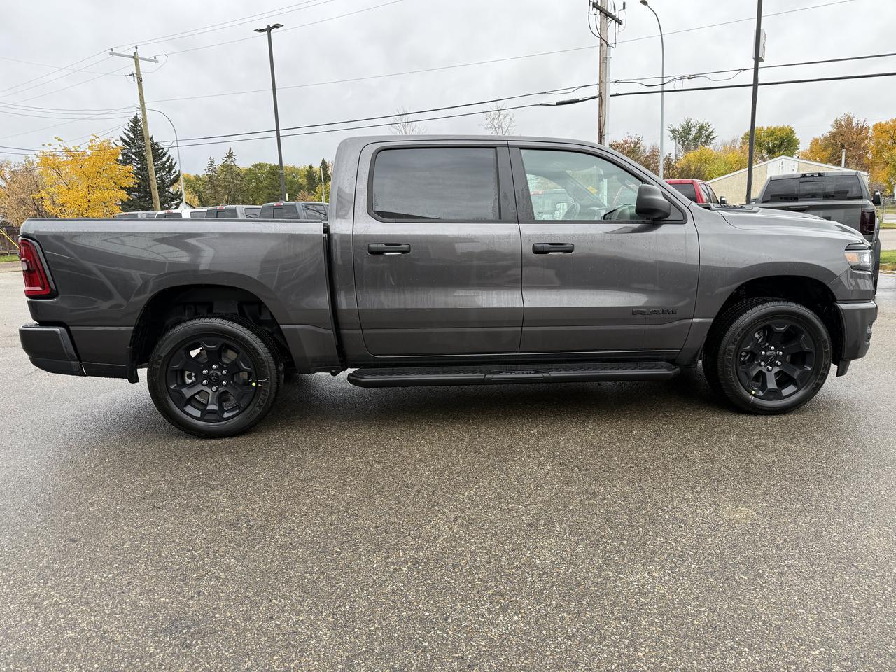 2027 Ram 1500 Express Crew Cab 4x4 | 3L Hurricane | 20IN Wheels | Touchscreen | Remote Start | Front Bench Cloth Redwater AB
