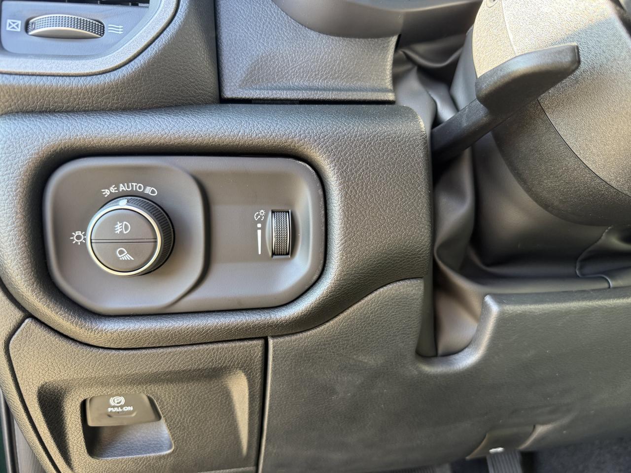 2027 Ram 1500 Express Crew Cab 4x4 | 3L Hurricane | Touchscreen | Remote Start | Towing Package | Keyless Entry Redwater AB