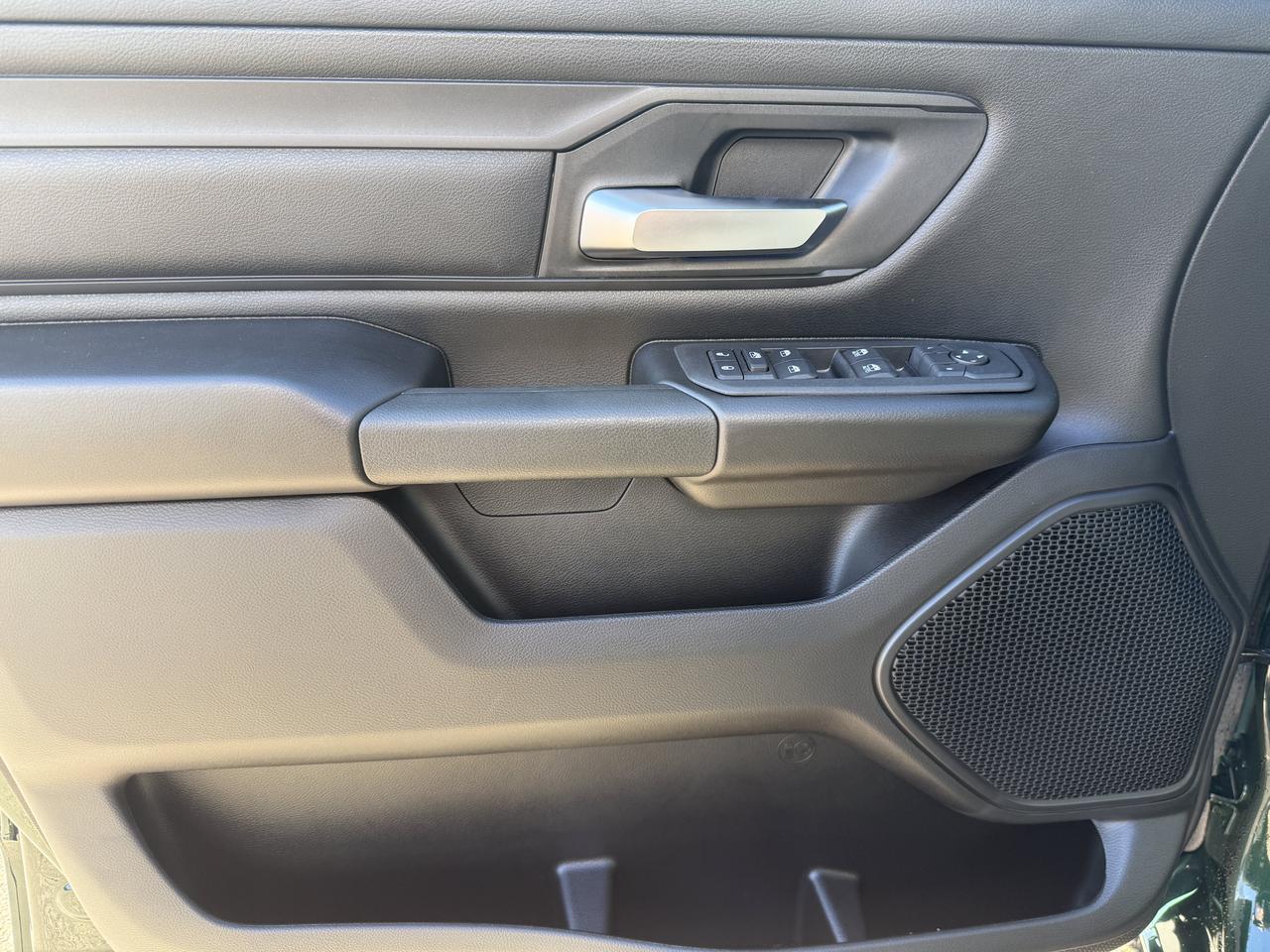 2027 Ram 1500 Express Crew Cab 4x4 | 3L Hurricane | Touchscreen | Remote Start | Towing Package | Keyless Entry Redwater AB