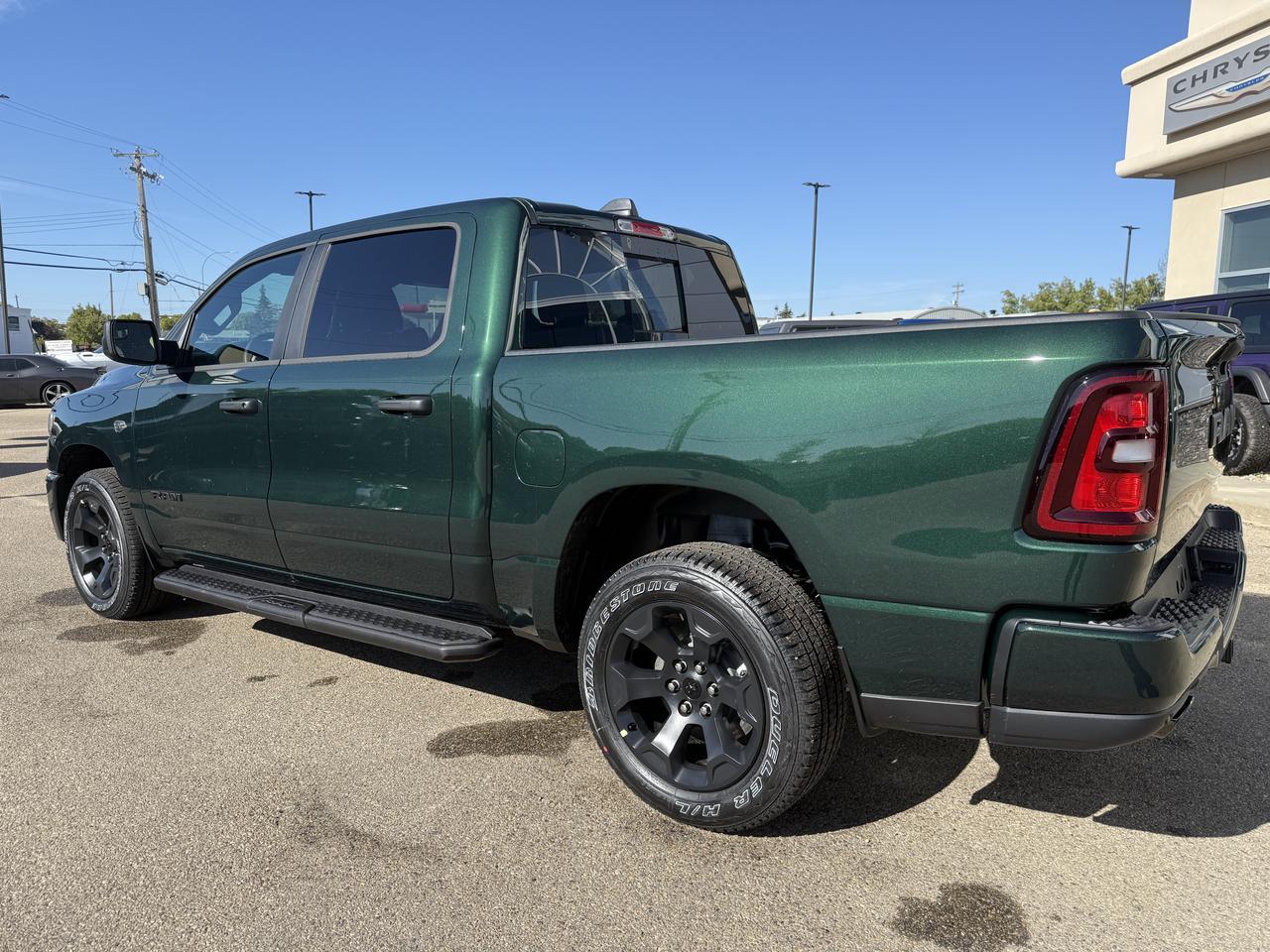 2027 Ram 1500 Express Crew Cab 4x4 | 3L Hurricane | Touchscreen | Remote Start | Towing Package | Keyless Entry Redwater AB